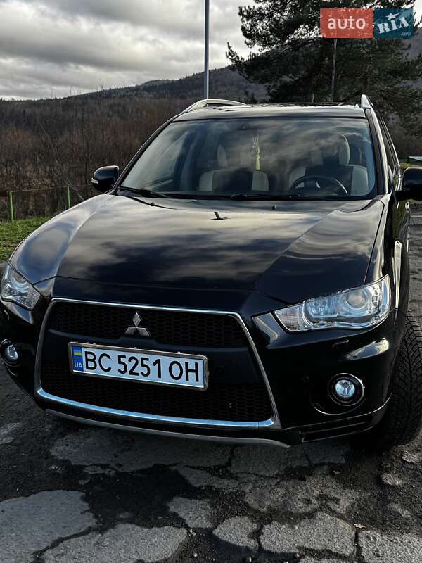 Mitsubishi Outlander XL 2010