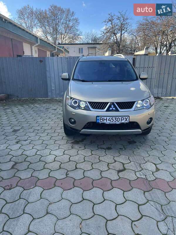 Внедорожник / Кроссовер Mitsubishi Outlander XL 2008 в Херсоне фото 2 Внедорожник / Кроссовер Mitsubishi Outlander XL 2008 в Херсоне