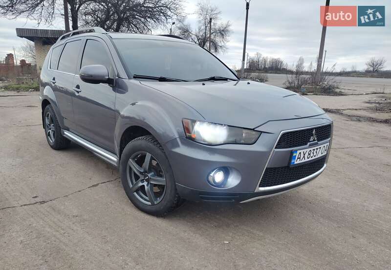 Mitsubishi Outlander XL 2010 Mitsubishi Outlander XL 2010