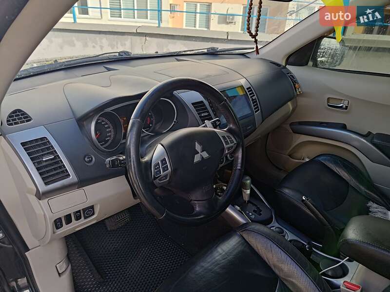 Внедорожник / Кроссовер Mitsubishi Outlander XL 2008 в Киеве