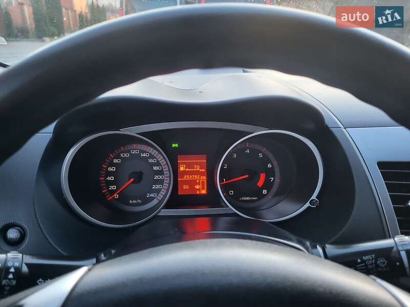 Внедорожник / Кроссовер Mitsubishi Outlander XL 2010 в Хмельницком