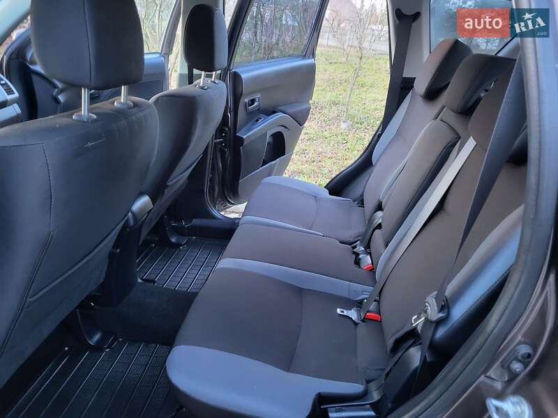 Внедорожник / Кроссовер Mitsubishi Outlander XL 2010 в Хмельницком