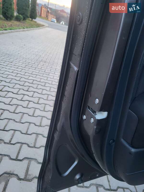 Внедорожник / Кроссовер Mitsubishi Outlander XL 2010 в Хмельницком