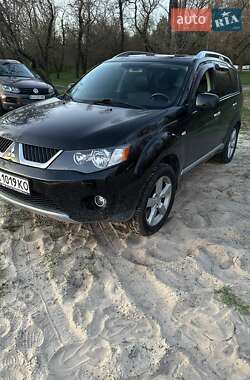 Внедорожник / Кроссовер Mitsubishi Outlander XL 2008 в Днепре