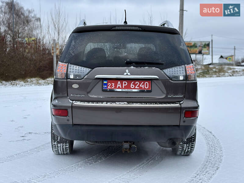 Внедорожник / Кроссовер Mitsubishi Outlander XL 2010 в Староконстантинове