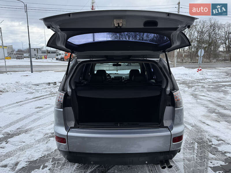 Внедорожник / Кроссовер Mitsubishi Outlander XL 2007 в Киеве