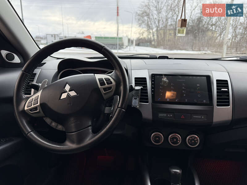 Внедорожник / Кроссовер Mitsubishi Outlander XL 2007 в Киеве