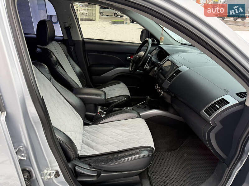 Внедорожник / Кроссовер Mitsubishi Outlander XL 2007 в Киеве