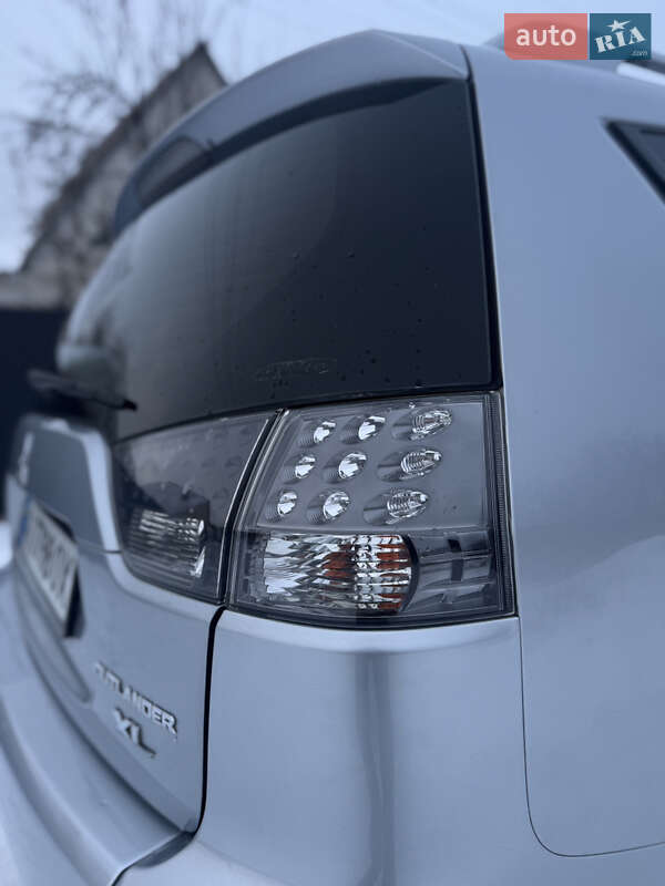 Позашляховик / Кросовер Mitsubishi Outlander XL 2008 в Броварах