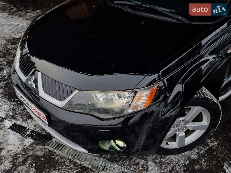 Позашляховик / Кросовер Mitsubishi Outlander XL 2008 в Вінниці