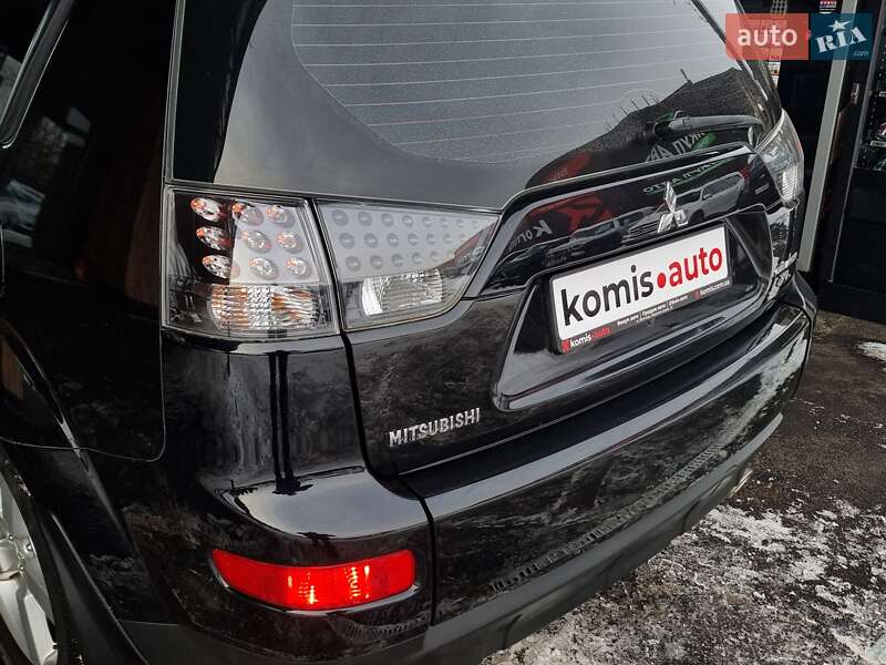 Позашляховик / Кросовер Mitsubishi Outlander XL 2008 в Вінниці