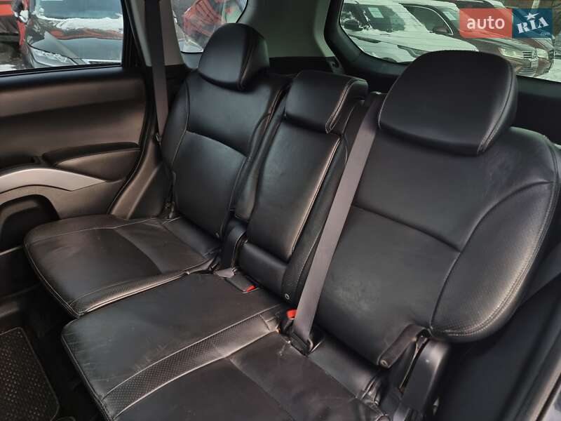 Позашляховик / Кросовер Mitsubishi Outlander XL 2008 в Вінниці