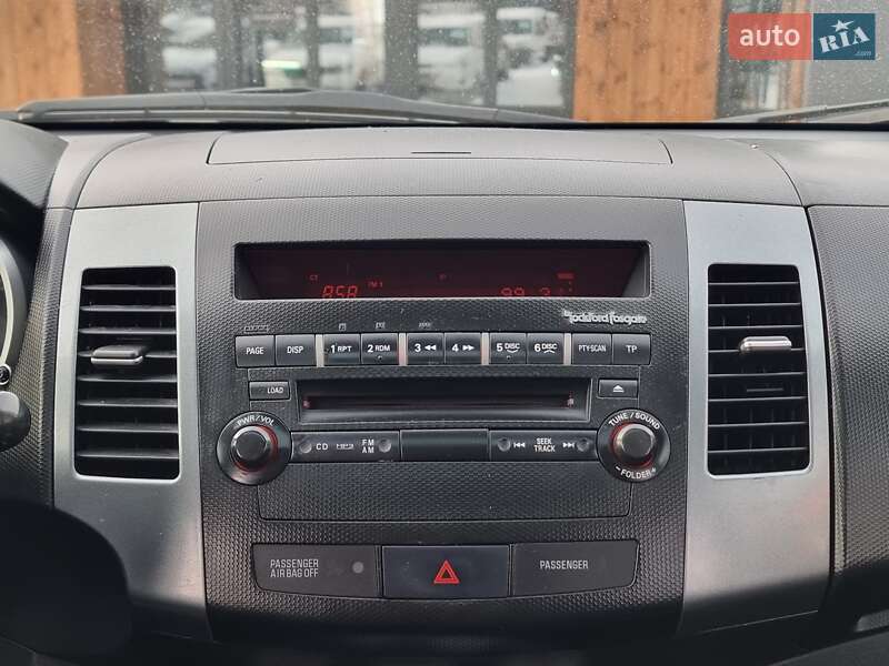 Позашляховик / Кросовер Mitsubishi Outlander XL 2008 в Вінниці