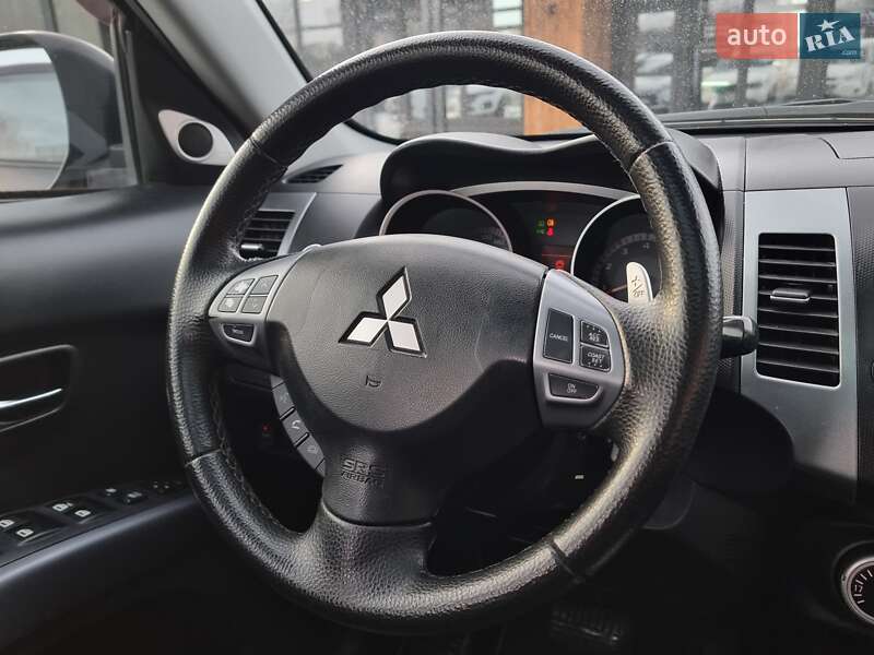 Позашляховик / Кросовер Mitsubishi Outlander XL 2008 в Вінниці