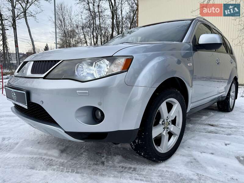 Внедорожник / Кроссовер Mitsubishi Outlander XL 2007 в Днепре