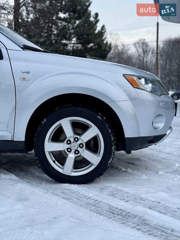 Внедорожник / Кроссовер Mitsubishi Outlander XL 2007 в Днепре