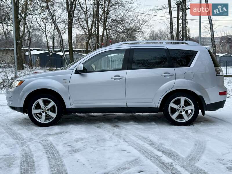 Внедорожник / Кроссовер Mitsubishi Outlander XL 2007 в Днепре