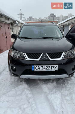 Позашляховик / Кросовер Mitsubishi Outlander XL 2008 в Києві