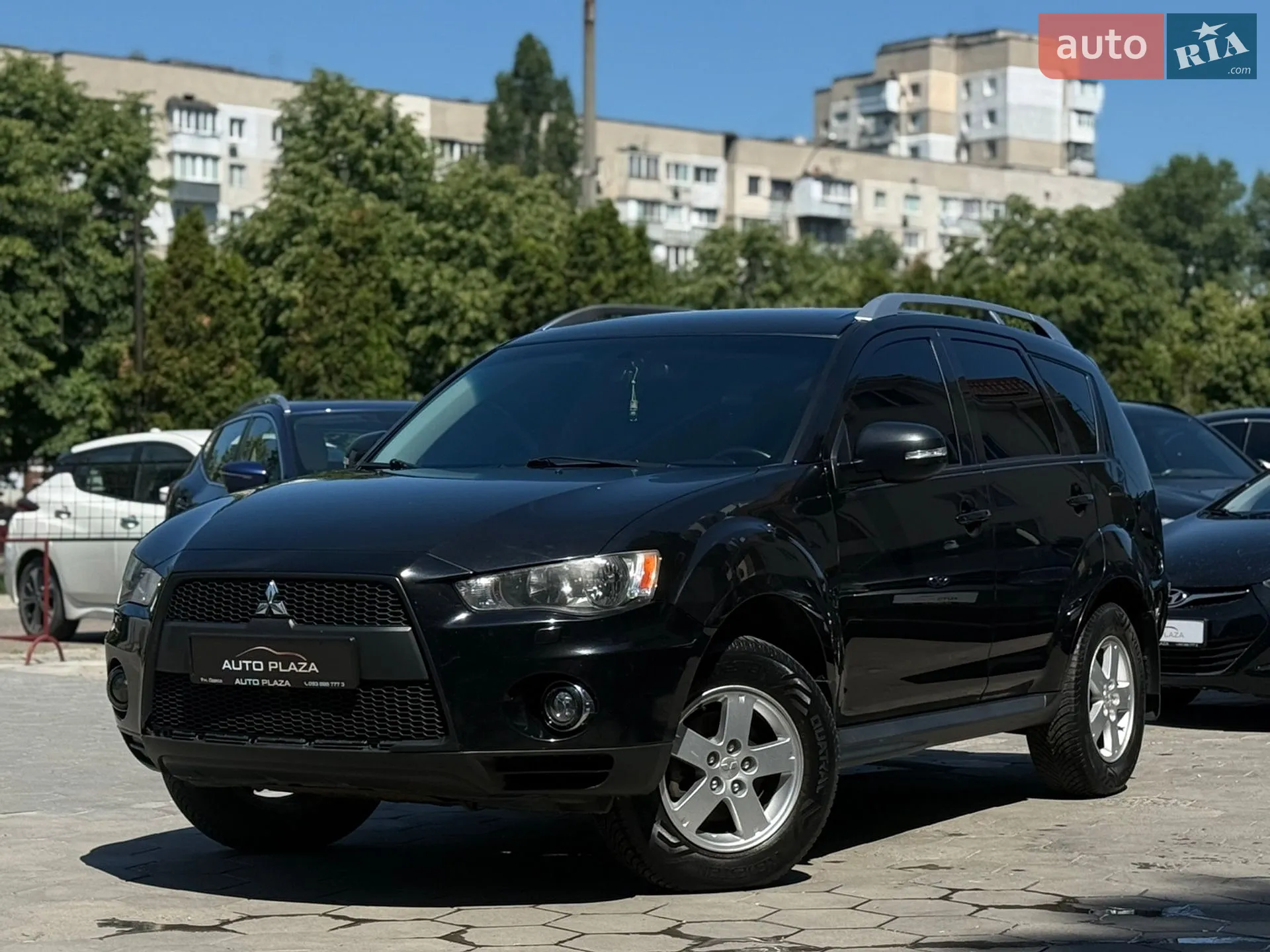 2010 Mitsubishi Outlander - фото 1