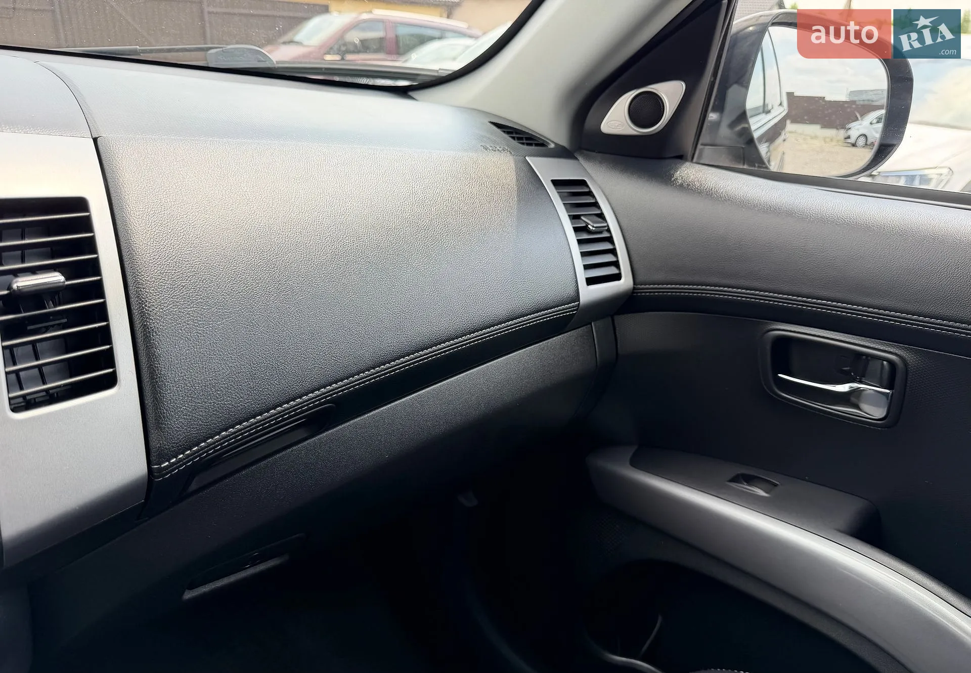 2011 Mitsubishi Outlander - мініатюра 114