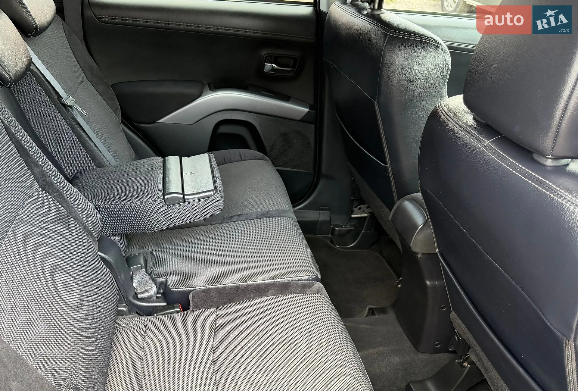 2011 Mitsubishi Outlander - мініатюра 141
