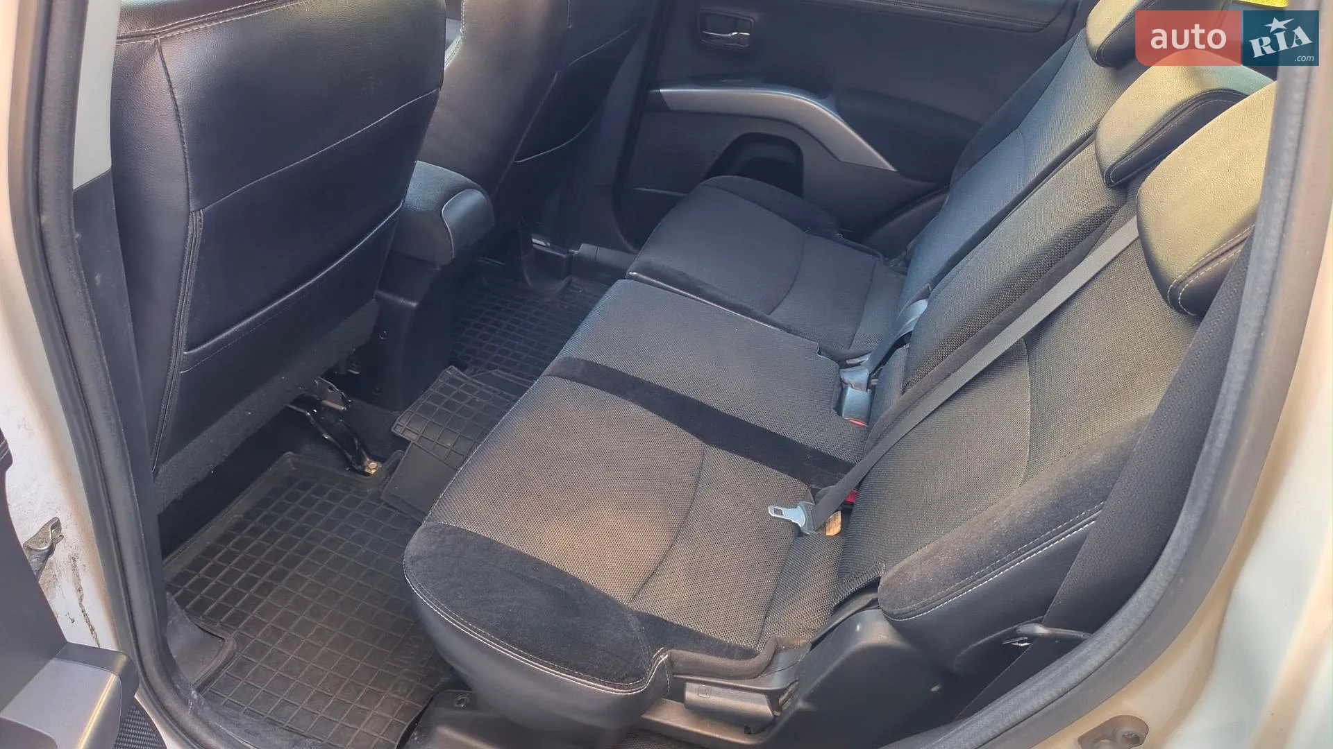2010 Mitsubishi Outlander - мініатюра 9