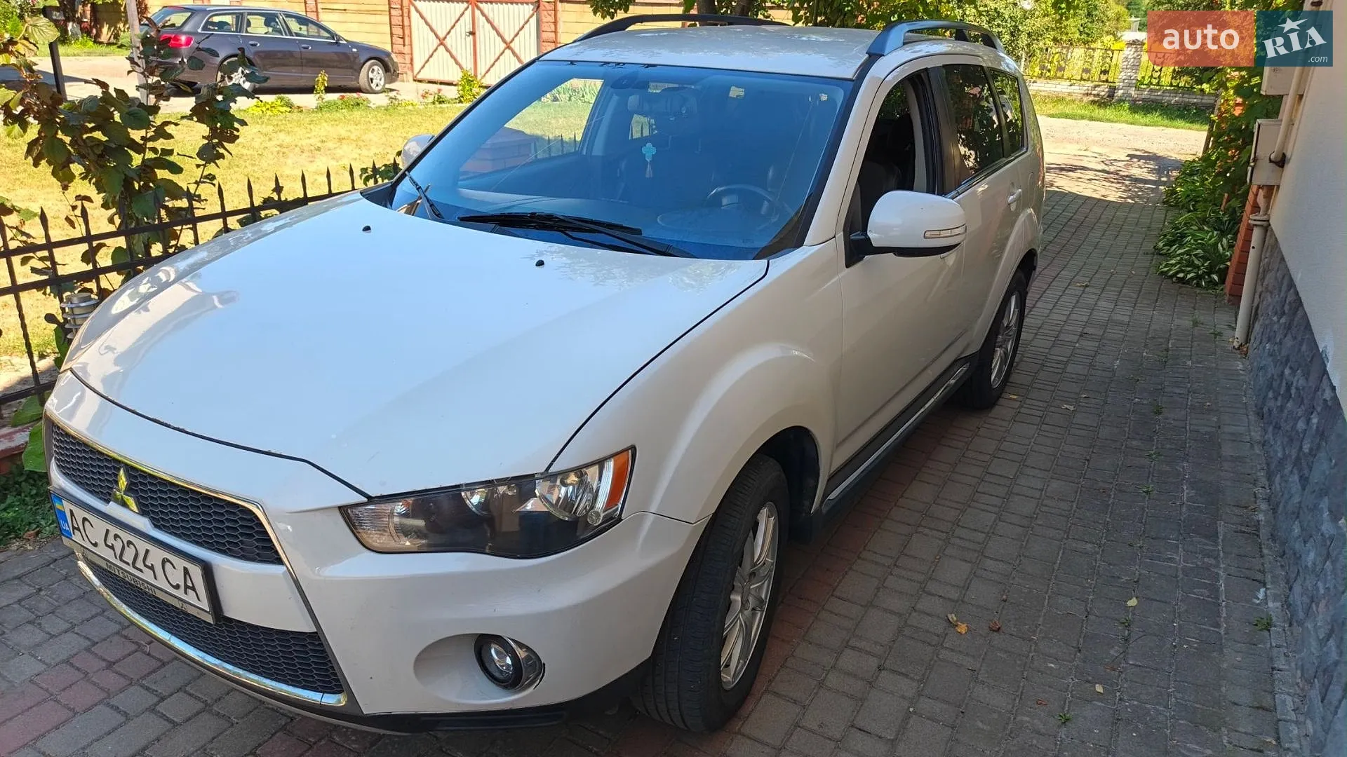 2010 Mitsubishi Outlander - мініатюра 14
