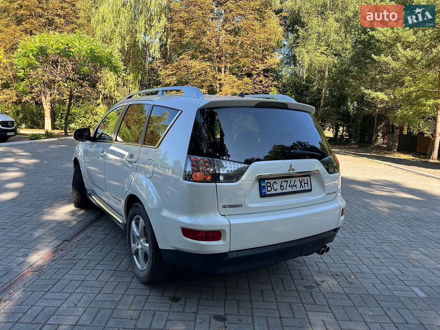 2010 Mitsubishi Outlander - мініатюра 12