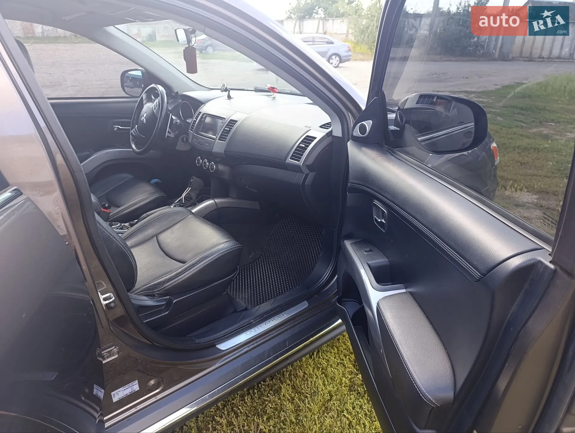 2010 Mitsubishi Outlander - мініатюра 11