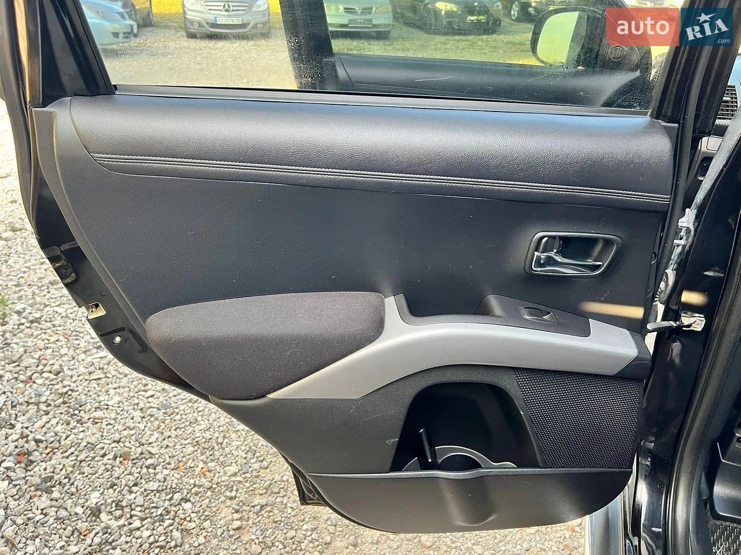2010 Mitsubishi Outlander - мініатюра 16