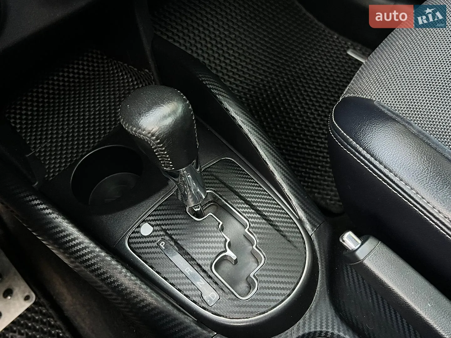 2010 Mitsubishi Outlander - мініатюра 26