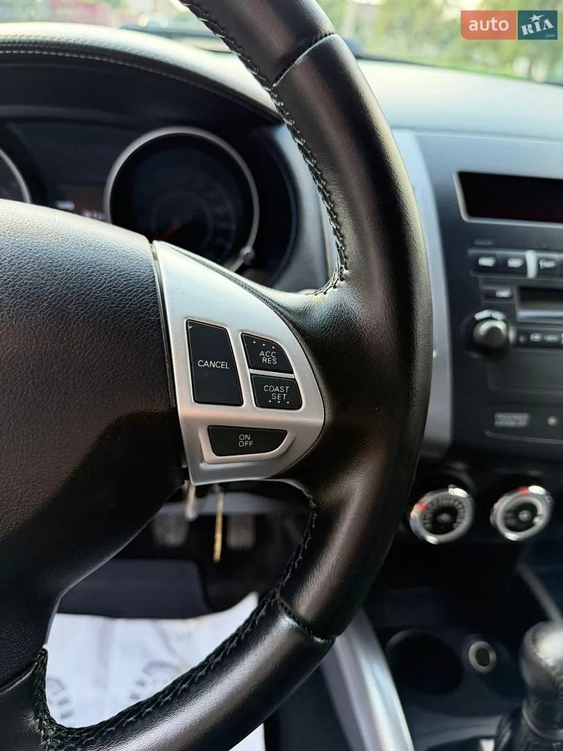 2011 Mitsubishi Outlander - мініатюра 26
