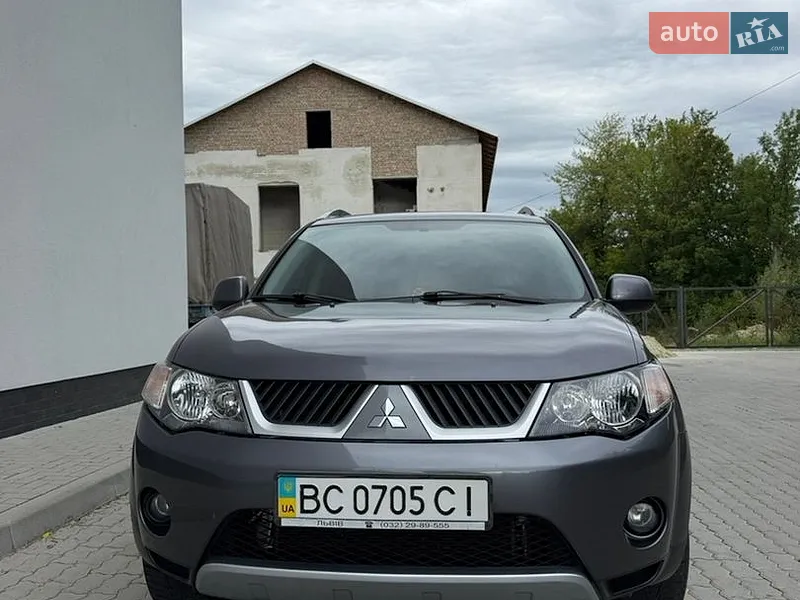 Mitsubishi Outlander XL