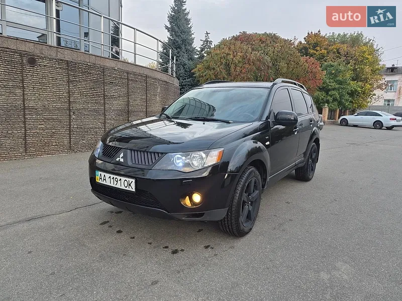 Mitsubishi Outlander XL