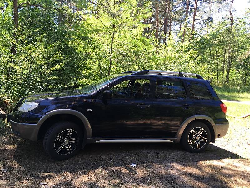 Позашляховик / Кросовер Mitsubishi Outlander 2005 в Києві