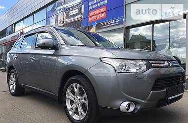 Внедорожник / Кроссовер Mitsubishi Outlander 2014 в Киеве