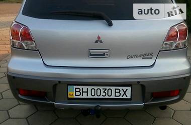 Внедорожник / Кроссовер Mitsubishi Outlander 2003 в Черноморске