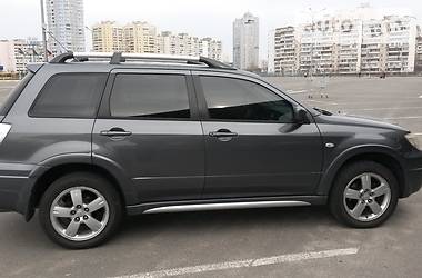 Позашляховик / Кросовер Mitsubishi Outlander 2007 в Києві