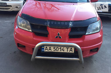 Внедорожник / Кроссовер Mitsubishi Outlander 2004 в Киеве