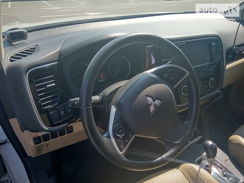 Внедорожник / Кроссовер Mitsubishi Outlander 2014 в Киеве