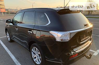 Внедорожник / Кроссовер Mitsubishi Outlander 2014 в Ровно