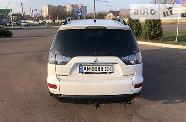 Внедорожник / Кроссовер Mitsubishi Outlander 2012 в Житомире