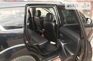 Позашляховик / Кросовер Mitsubishi Outlander 2010 в 