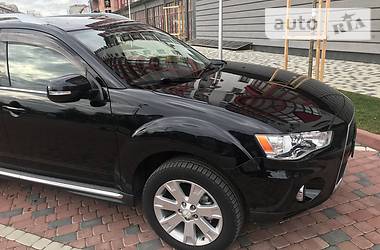 Позашляховик / Кросовер Mitsubishi Outlander 2010 в 