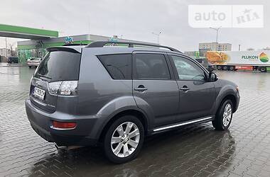 Внедорожник / Кроссовер Mitsubishi Outlander 2010 в Ковеле