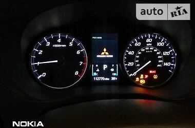 Позашляховик / Кросовер Mitsubishi Outlander 2014 в 