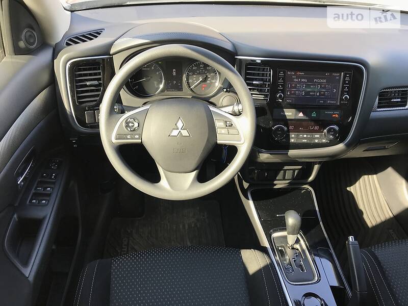 Позашляховик / Кросовер Mitsubishi Outlander 2018 в Одесі