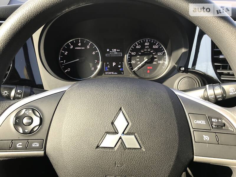 Позашляховик / Кросовер Mitsubishi Outlander 2018 в Одесі