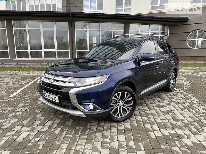 Позашляховик / Кросовер Mitsubishi Outlander 2016 в Івано-Франківську