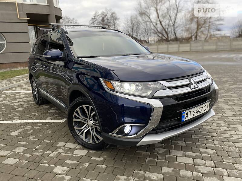 Позашляховик / Кросовер Mitsubishi Outlander 2016 в Івано-Франківську
